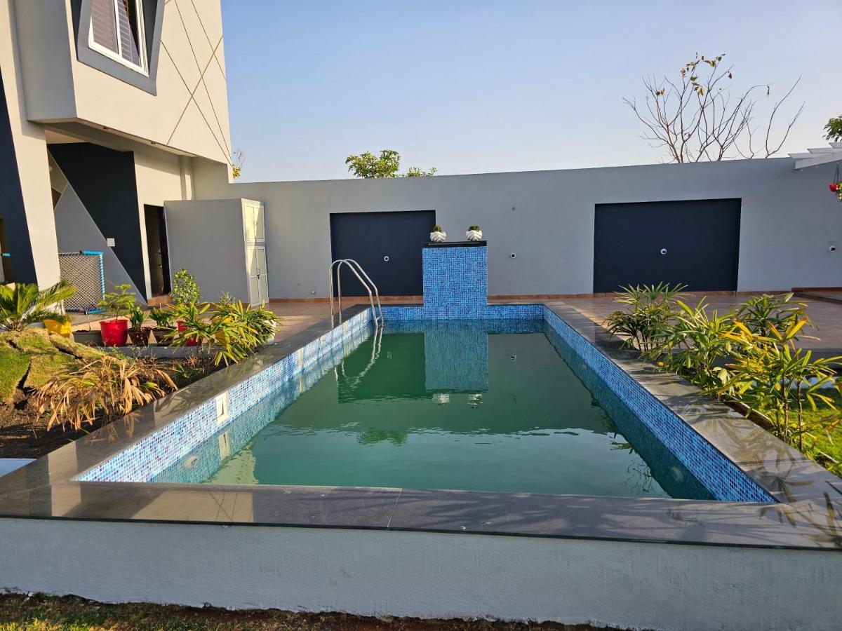 Villa Shree Ambe Farmhouse à Ujjain Extérieur photo