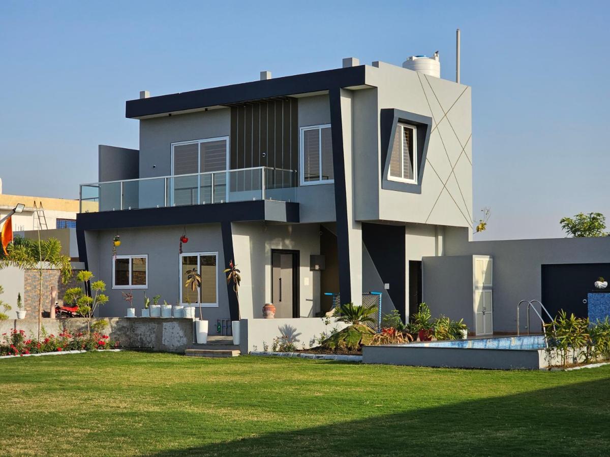 Villa Shree Ambe Farmhouse à Ujjain Extérieur photo