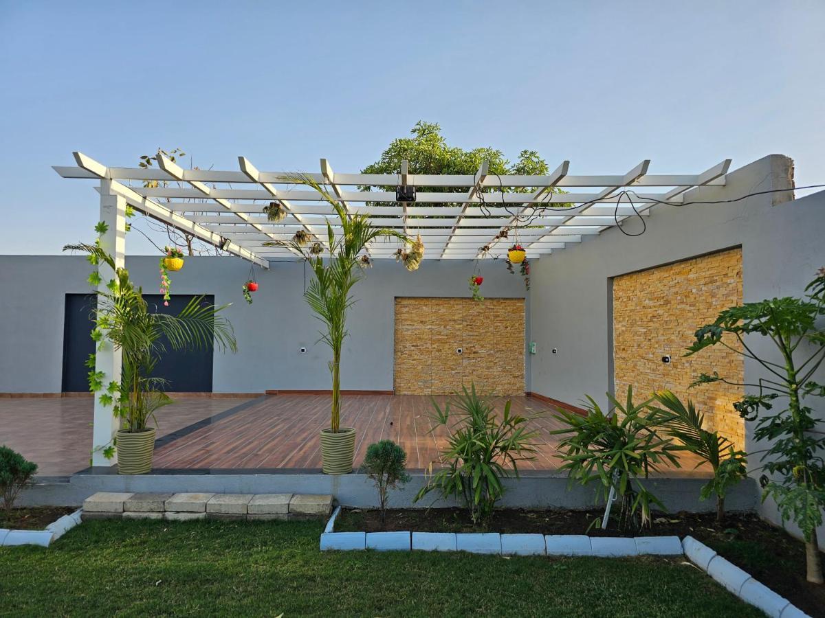 Villa Shree Ambe Farmhouse à Ujjain Extérieur photo