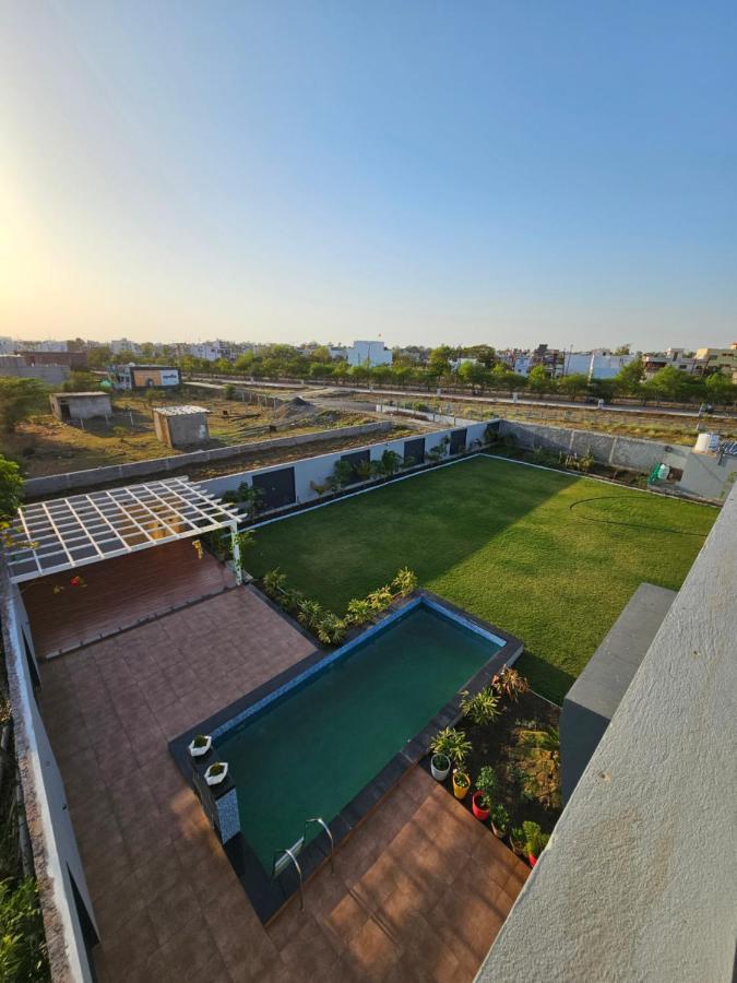 Villa Shree Ambe Farmhouse à Ujjain Extérieur photo