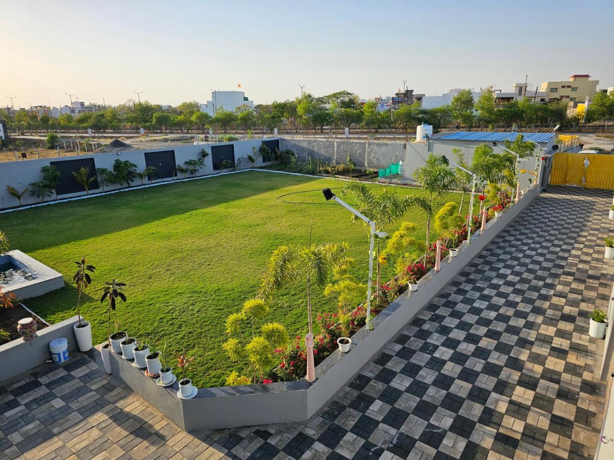 Villa Shree Ambe Farmhouse à Ujjain Extérieur photo